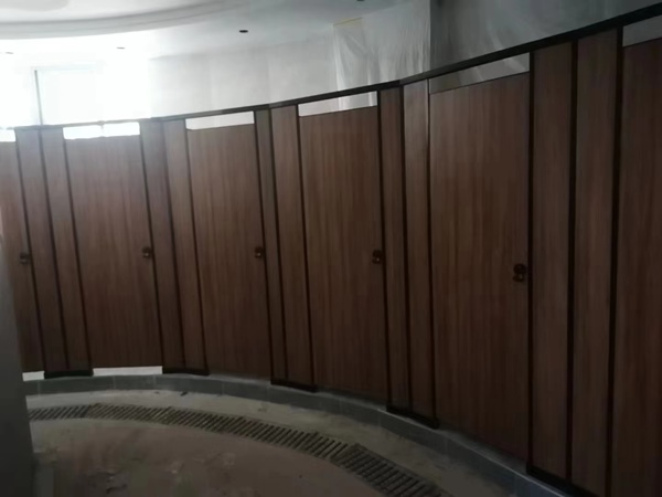 木質衛生間隔斷